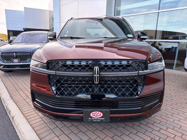 New 2027 Lincoln Navigator Reserve AWD/4WD image 6