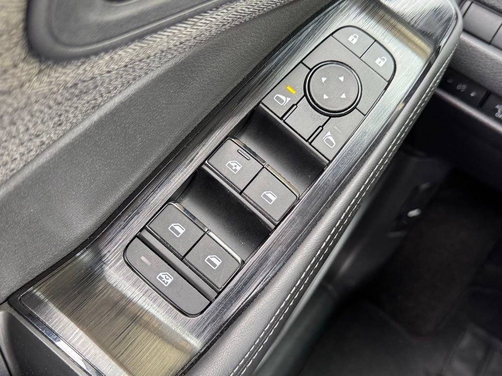 Used 2023 Nissan Rogue SV image 23