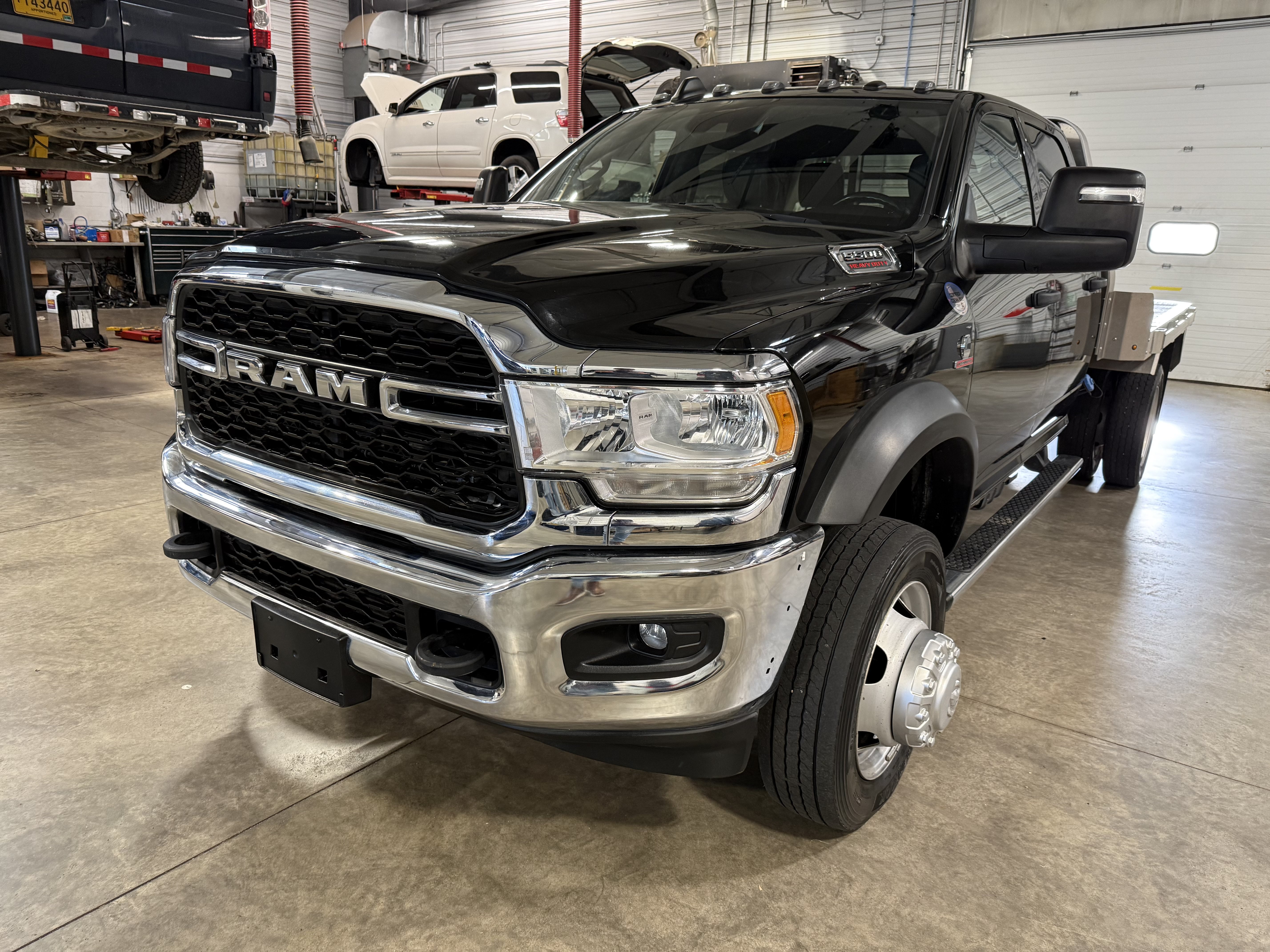 Used 2023 RAM 5500 Tradesman w/ Safety Group AWD/4WD image 37