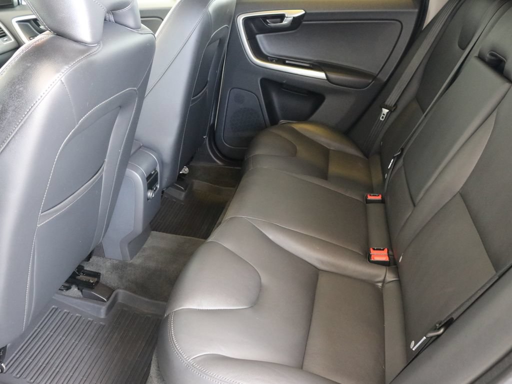 Used 2015 Volvo XC60 T5 w/ Protection Package AWD/4WD image 30