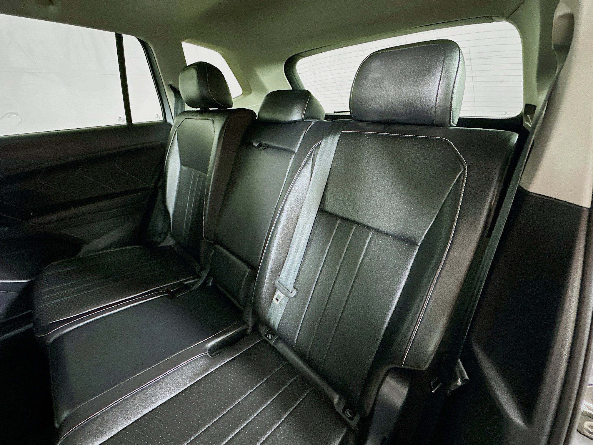 Used 2024 Volkswagen Tiguan SE w/ Panoramic Sunroof Package AWD/4WD image 23