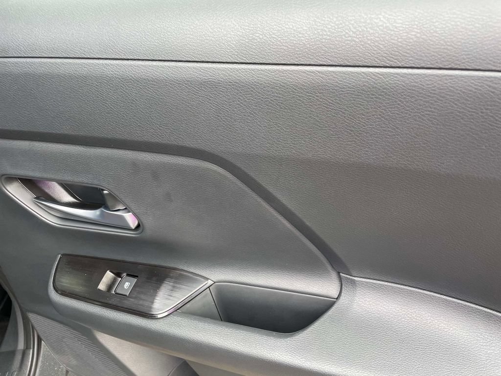 New 2027 Nissan Kicks SR w/ SR Premium Package FWD image 11