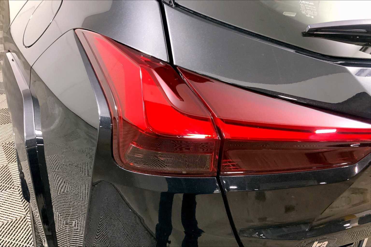 Used 2022 Lexus UX 250h w/ Premium Package image 28
