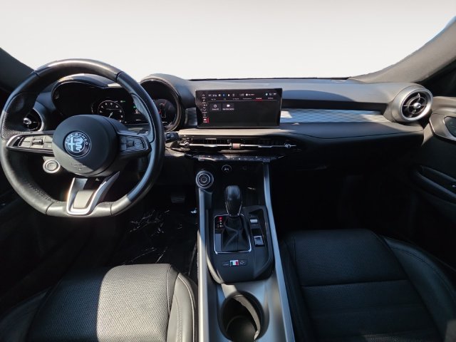 Used 2024 Alfa Romeo Tonale Ti w/ Premium Interior Package AWD/4WD image 10