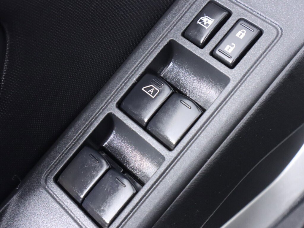 Used 2023 Nissan Frontier SV AWD/4WD image 31