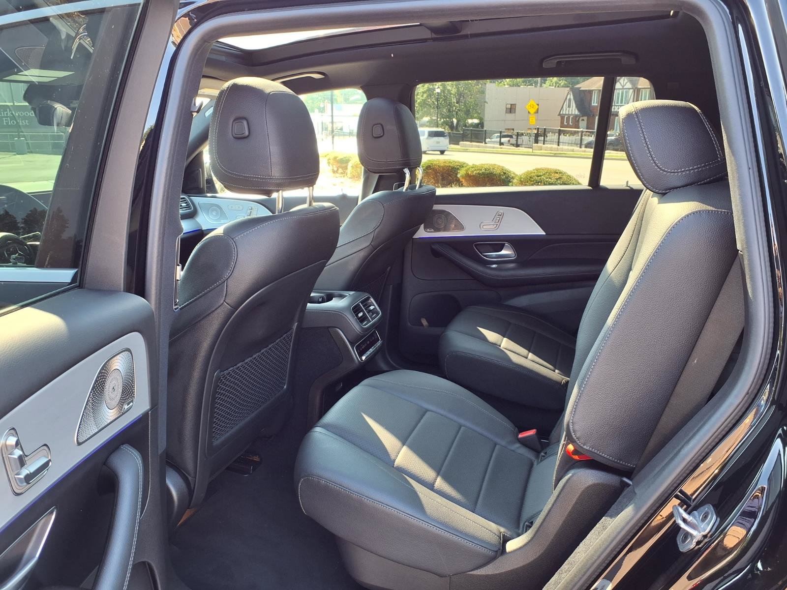 Used 2025 Mercedes-Benz GLS 450 4MATIC image 24