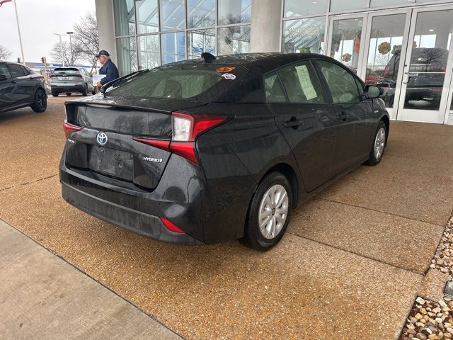 Used 2020 Toyota Prius LE image 5