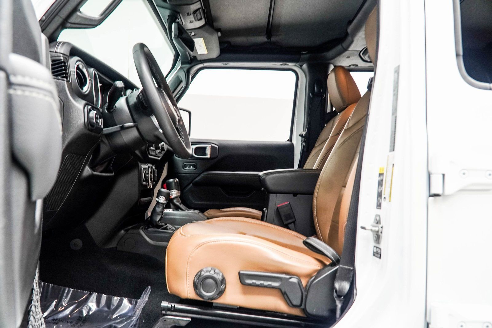 Used 2023 Jeep Gladiator Overland w/ LED Lighting Group image 33