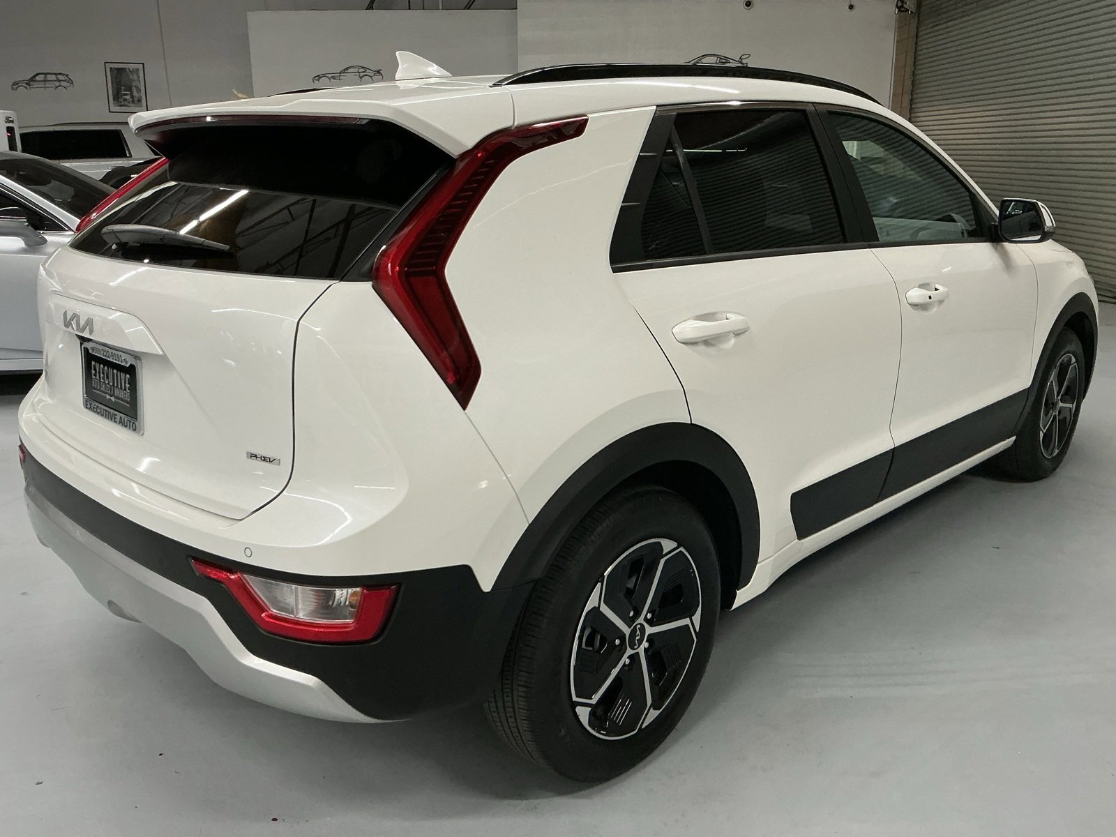 Used 2024 Kia Niro EX image 5
