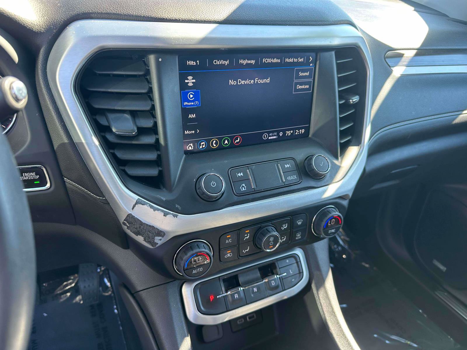 Used 2022 GMC Acadia SLT w/ Technology Package image 32