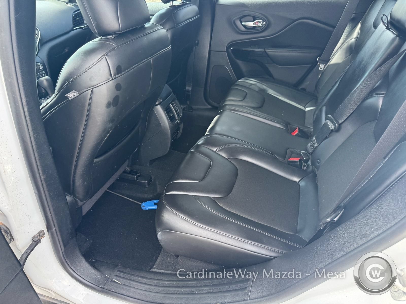 Used 2019 Jeep Cherokee Latitude Plus AWD/4WD image 14