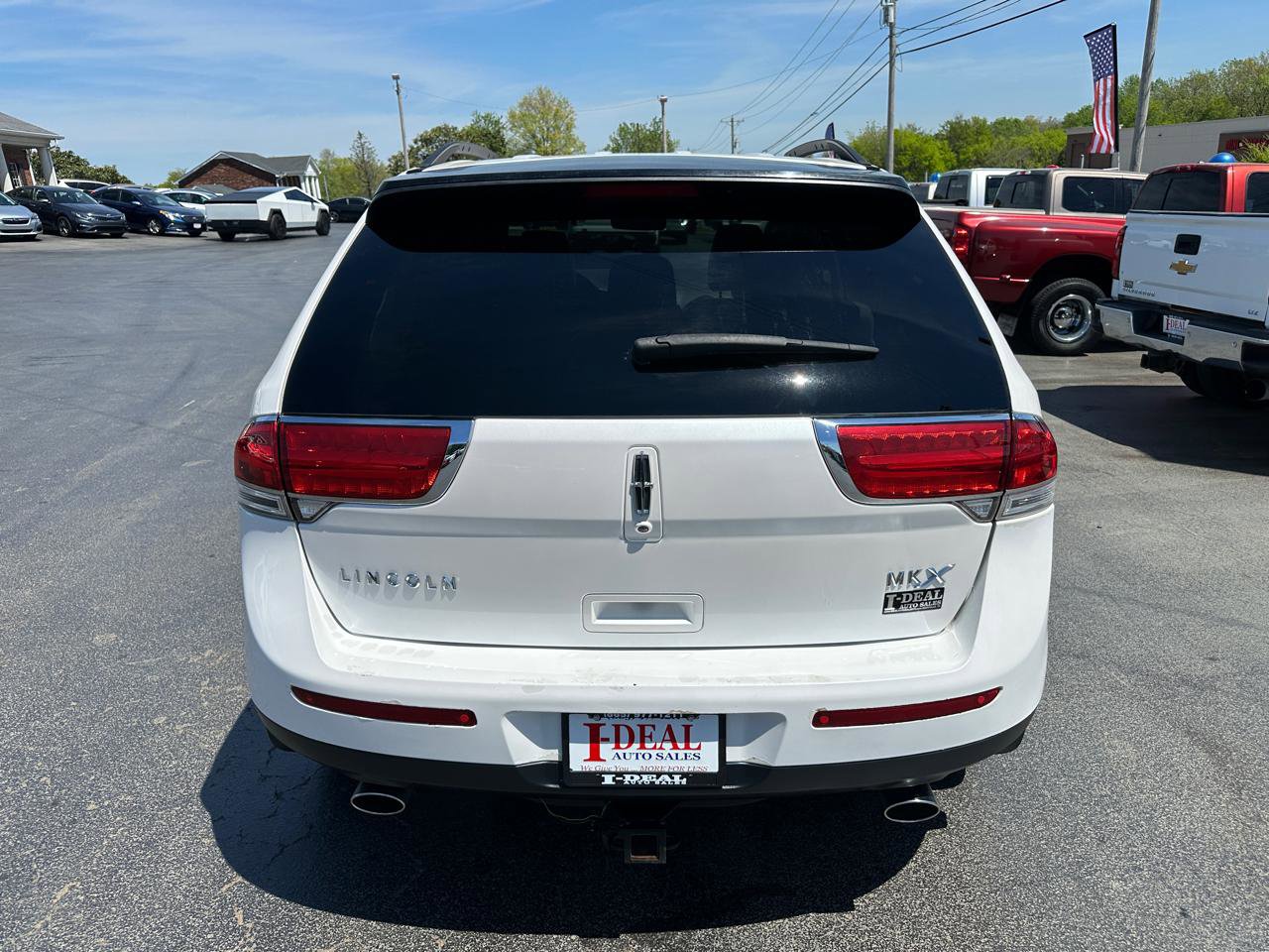Used 2012 Lincoln MKX FWD image 3