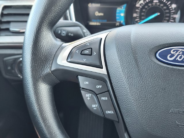 Used 2020 Ford Fusion SE FWD image 31
