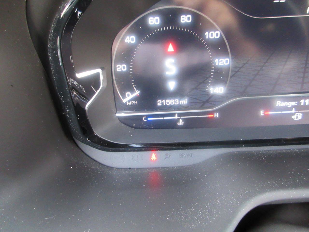 Used 2024 GMC Yukon Denali w/ Advanced Technology Package image 4