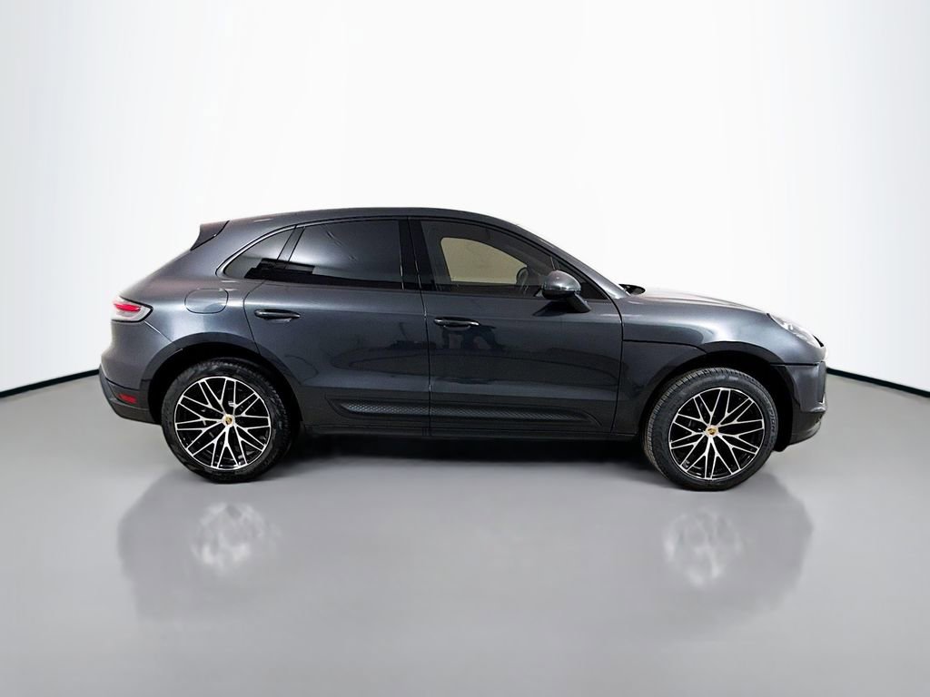 Used 2022 Porsche Macan image 8