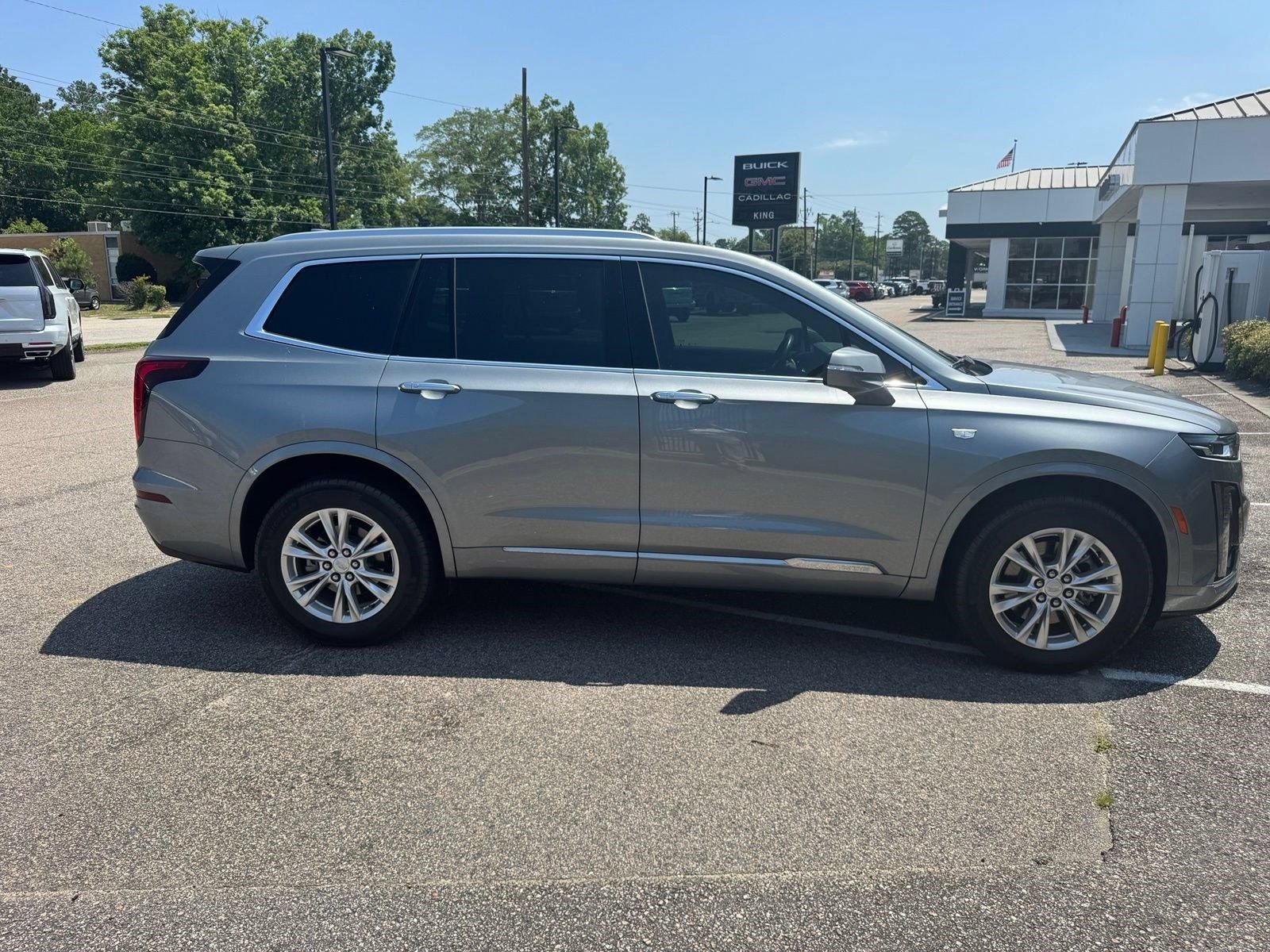 Certified 2024 Cadillac XT6 Luxury FWD image 10
