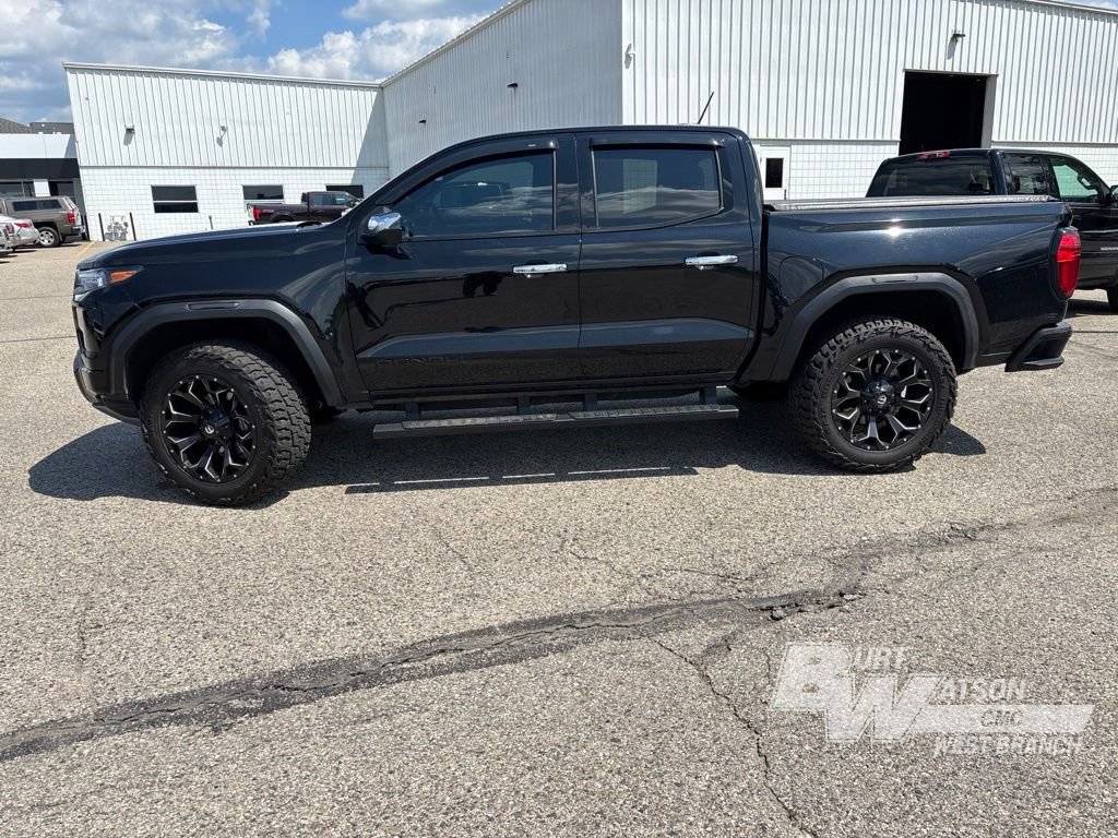Used 2023 GMC Canyon Denali w/ Denali Black Edition AWD/4WD image 3