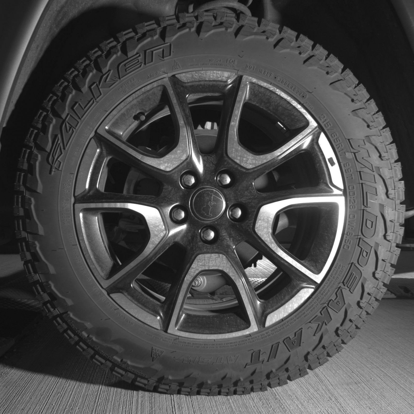 Used 2025 Jeep Compass Trailhawk AWD/4WD image 17