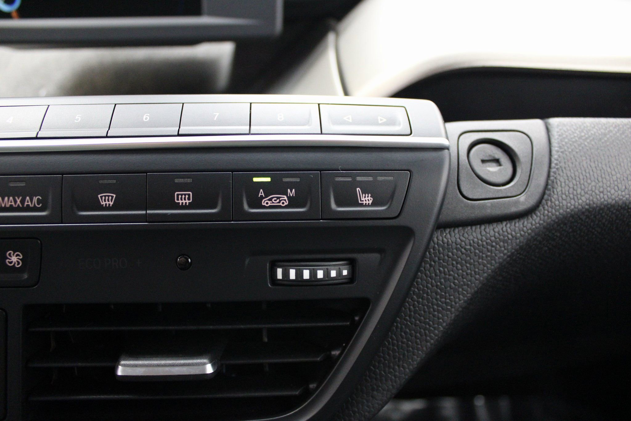 Used 2018 BMW i3 94Ah w/Range Extender image 45