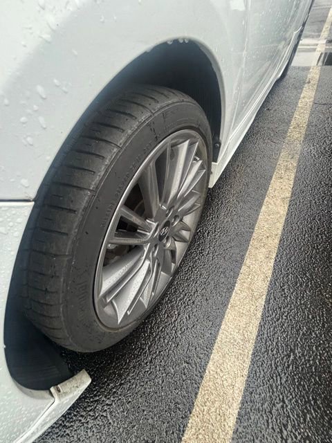 Used 2013 Hyundai Veloster RE:MIX Edition image 4