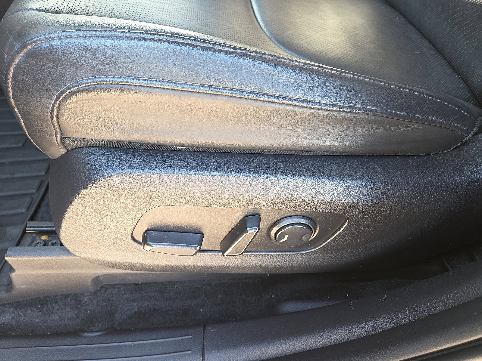 Used 2022 Kia Carnival LX image 13