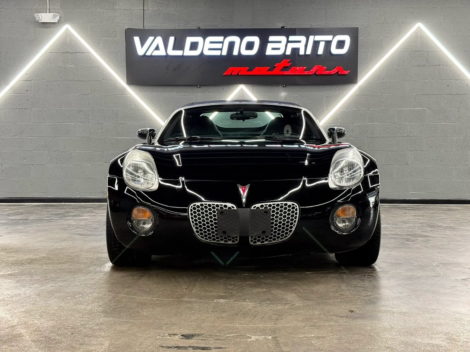 Used 2006 Pontiac Solstice Convertible w/ Premium Package RWD image 14