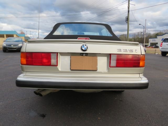 Used 1988 BMW 325i Convertible image 13