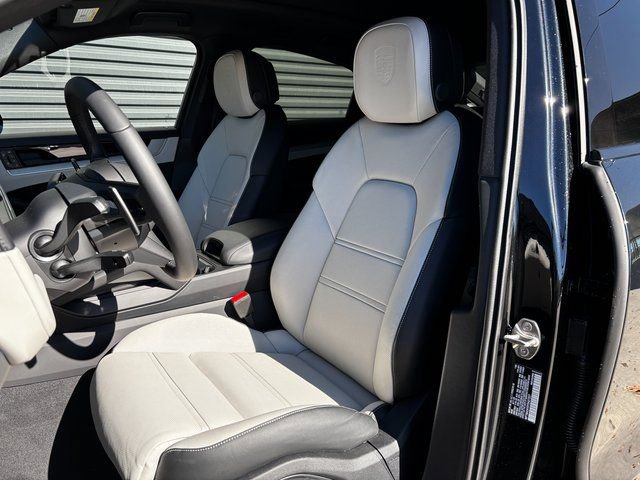 New 2026 Porsche Cayenne Coupe image 5