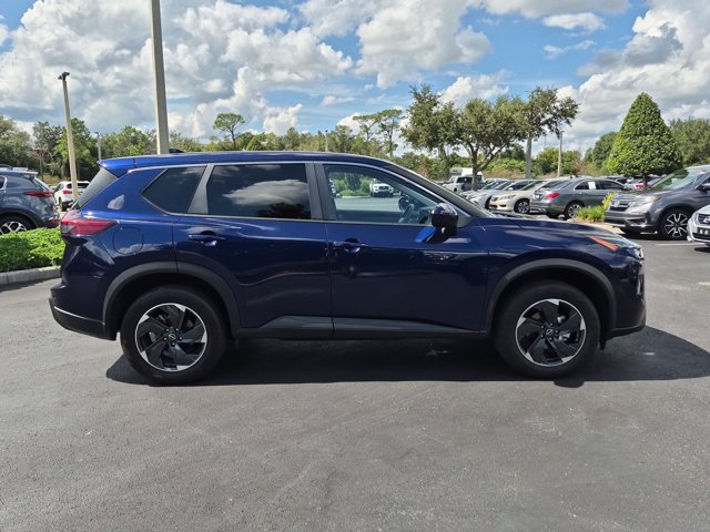 Used 2025 Nissan Rogue SV AWD/4WD image 4