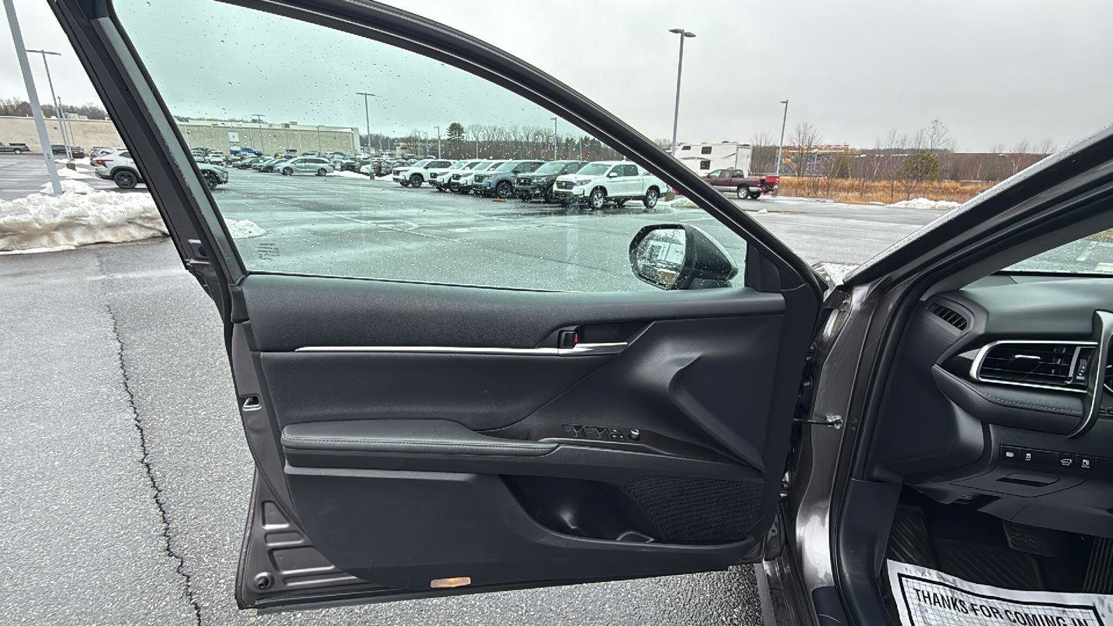 Used 2022 Toyota Camry XLE image 24