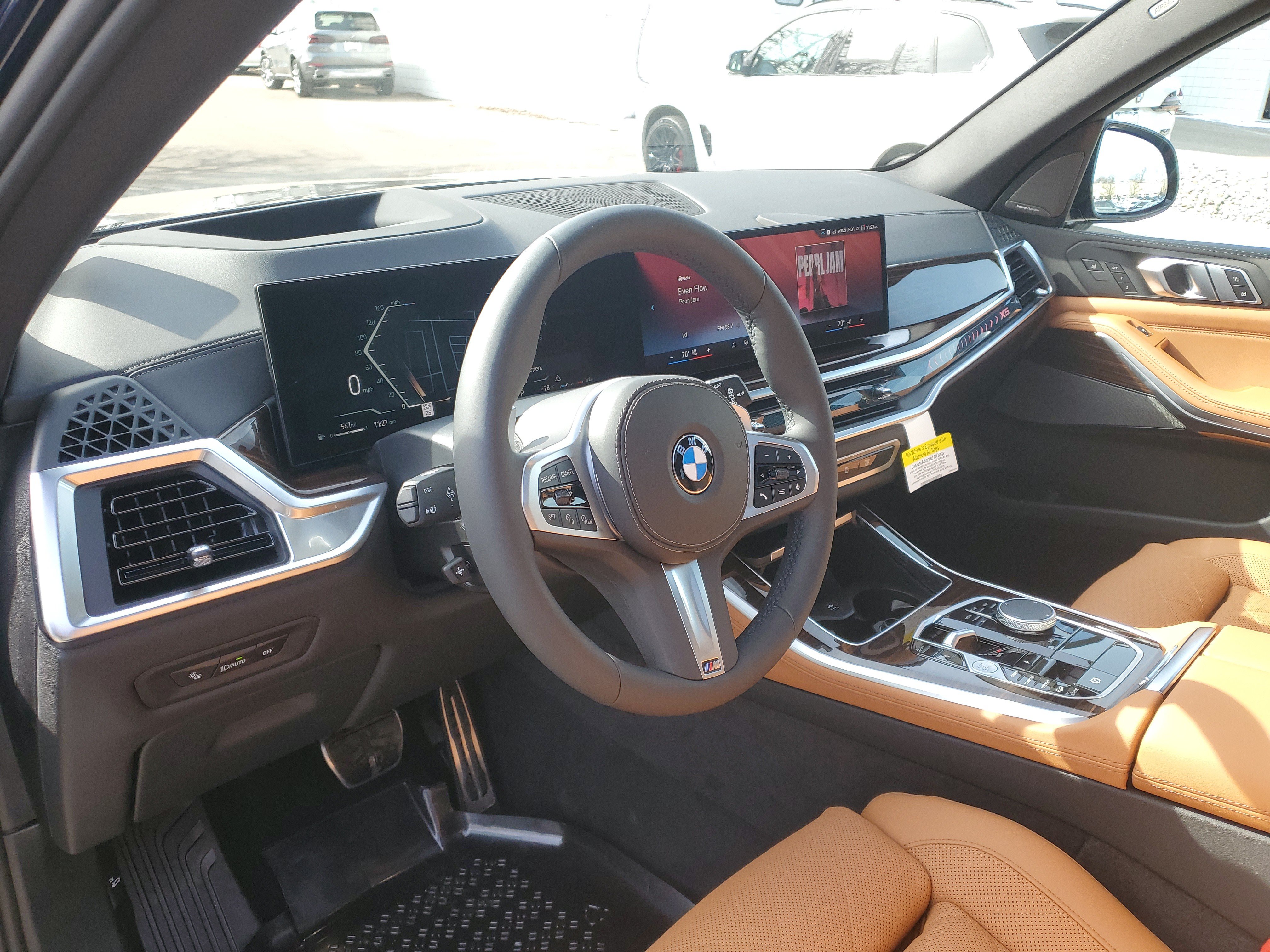 New 2026 BMW X5 xDrive40i w/ M Sport Package AWD/4WD image 10