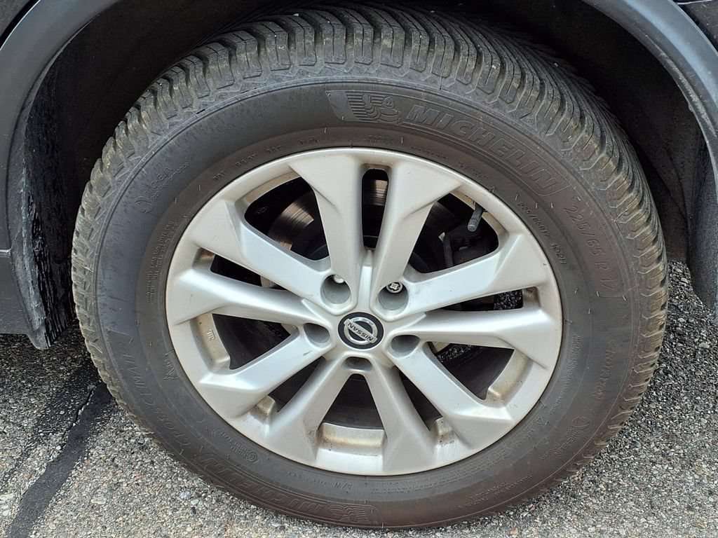 Used 2018 Nissan Rogue S w/ S Value Package FWD image 7
