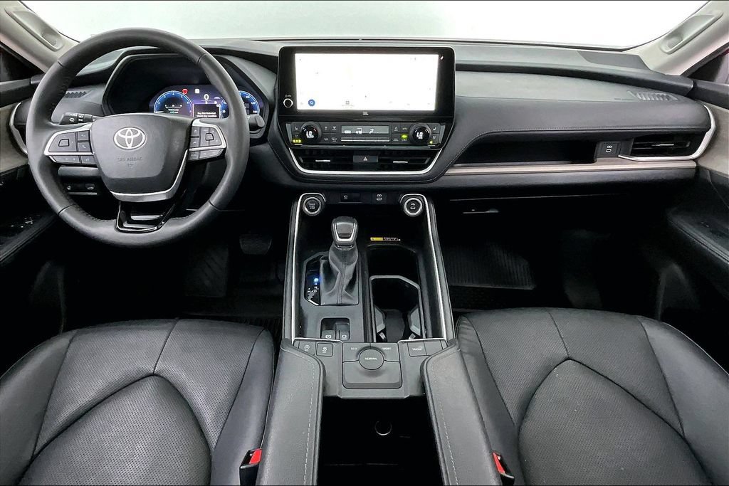 Used 2025 Toyota Grand Highlander FWD image 18