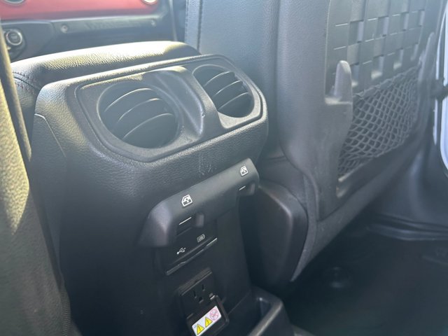 Used 2019 Jeep Wrangler Unlimited Rubicon AWD/4WD image 22