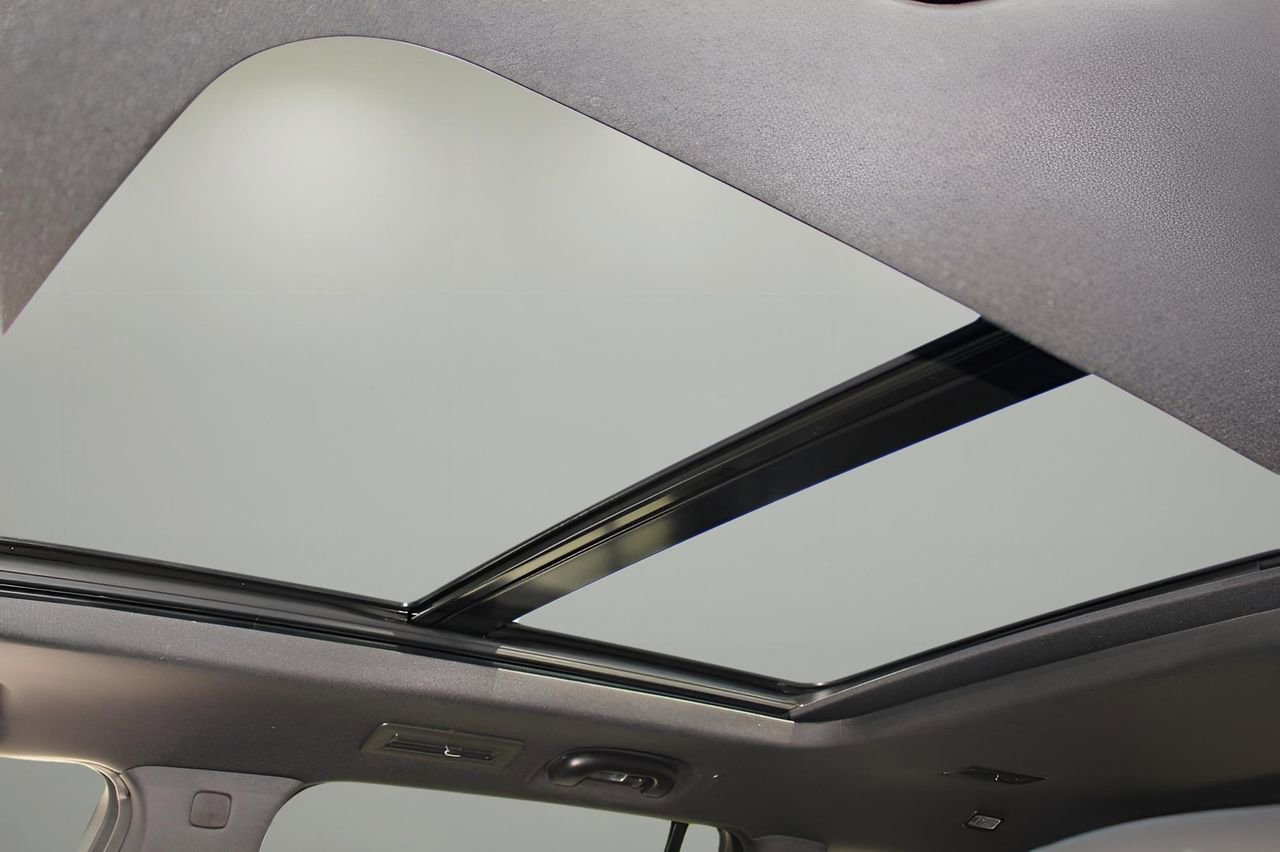 New 2025 Cadillac XT6 Luxury FWD image 26