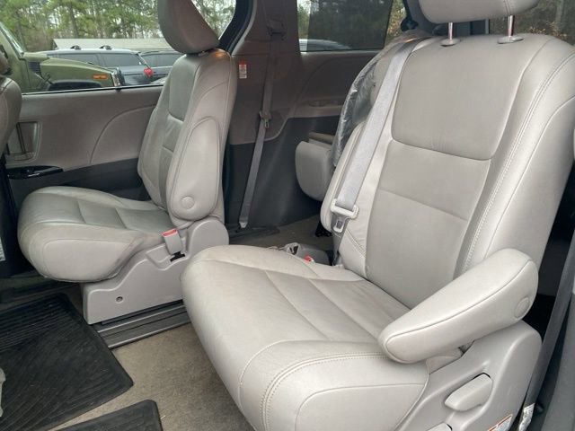 Used 2018 Toyota Sienna XLE Premium image 20