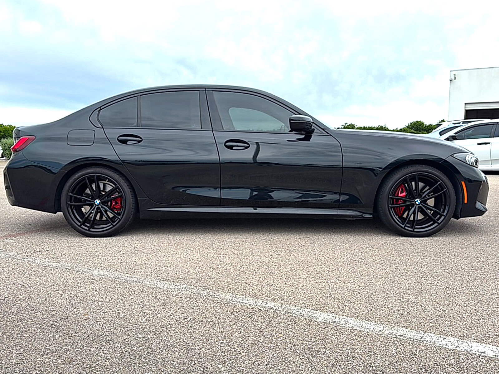 Certified 2023 BMW 330i Sedan w/ M Sport Package RWD image 5