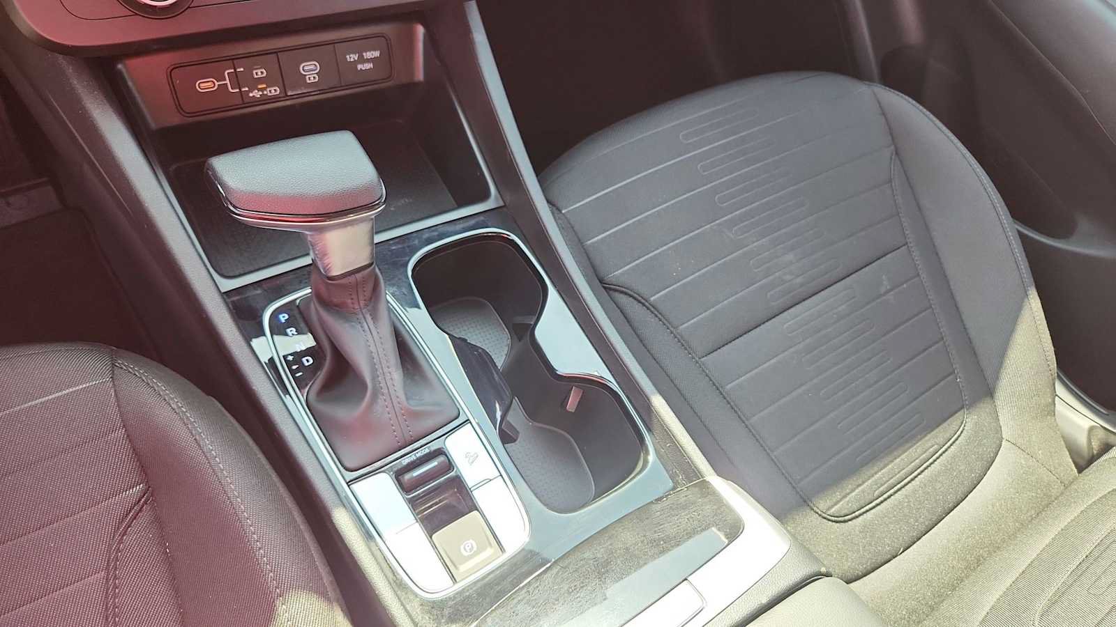 Used 2025 Hyundai Santa Cruz SE FWD image 32