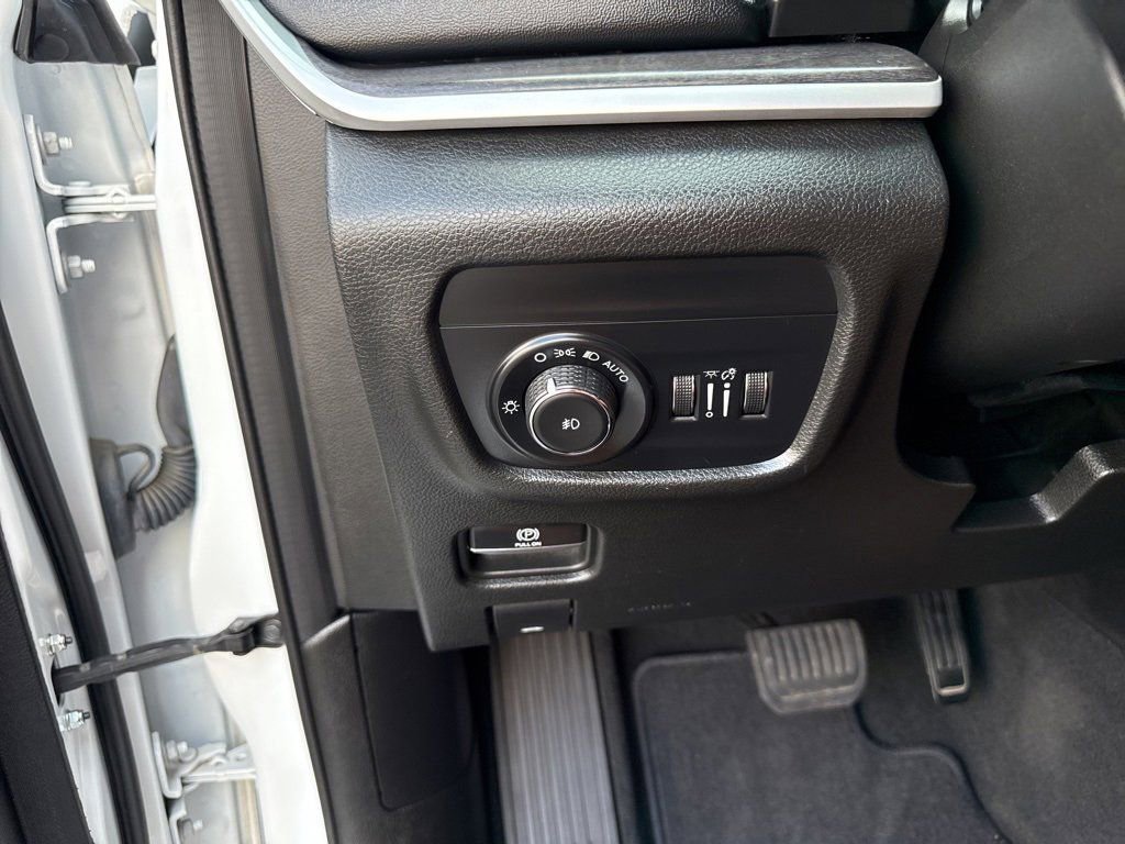 Used 2022 Jeep Grand Cherokee L Limited image 26