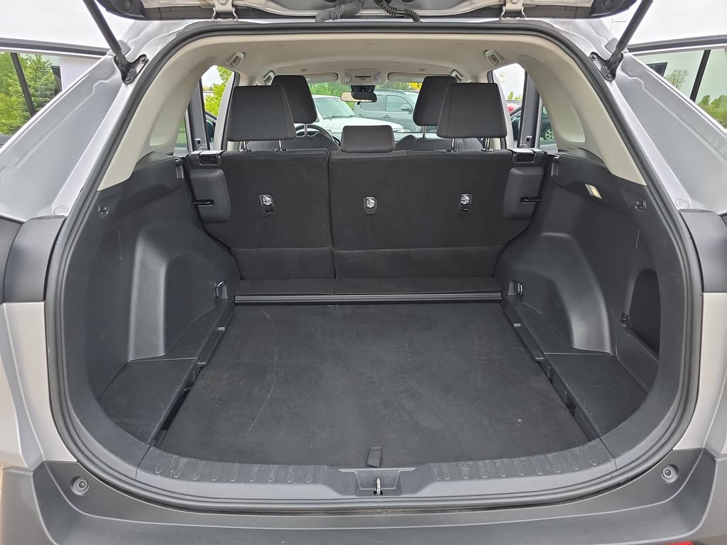 Used 2023 Toyota RAV4 LE FWD image 13