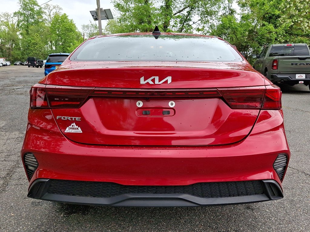 Used 2024 Kia Forte LXS FWD image 4