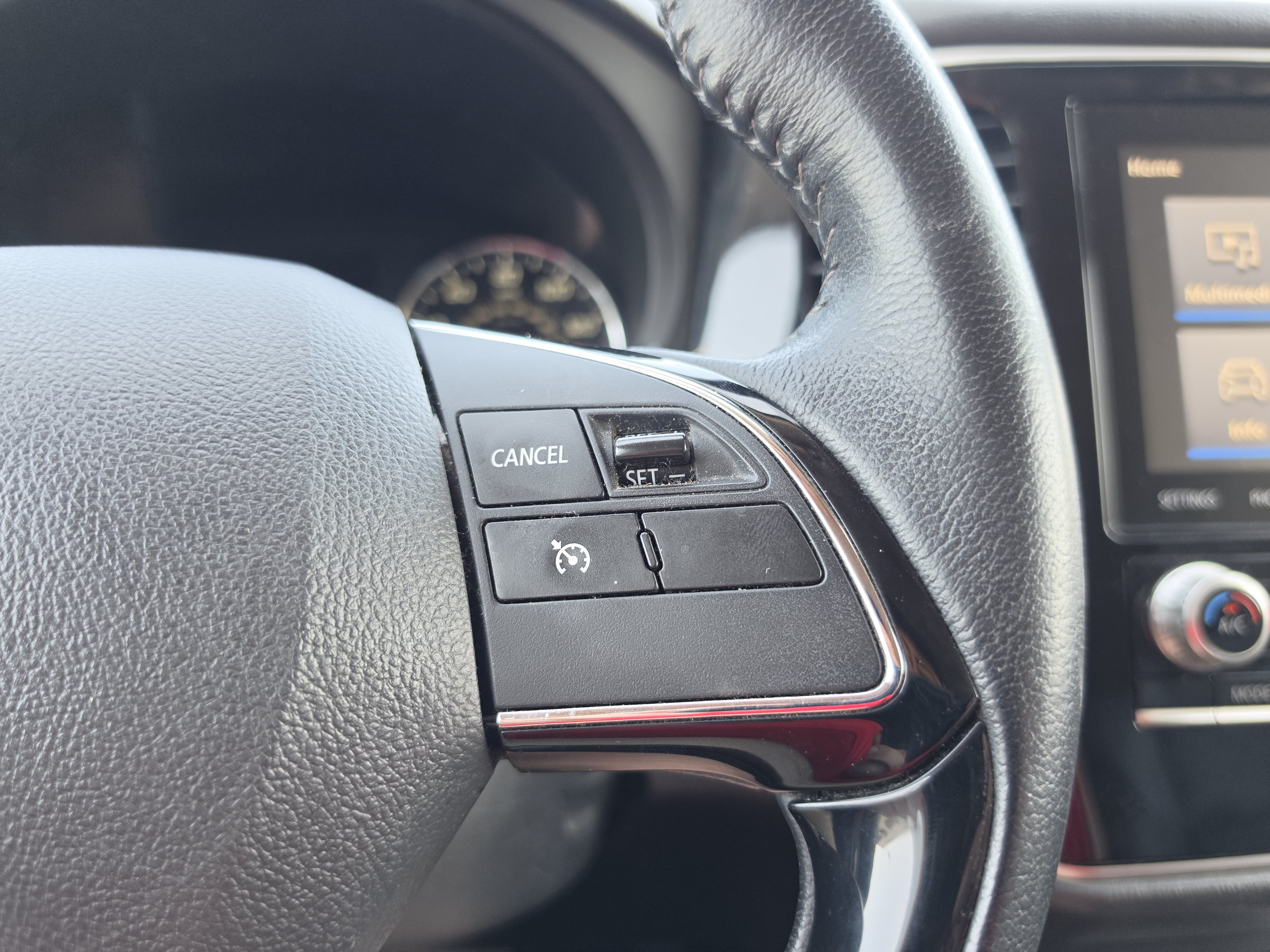 Used 2020 Mitsubishi Outlander SEL AWD/4WD image 20