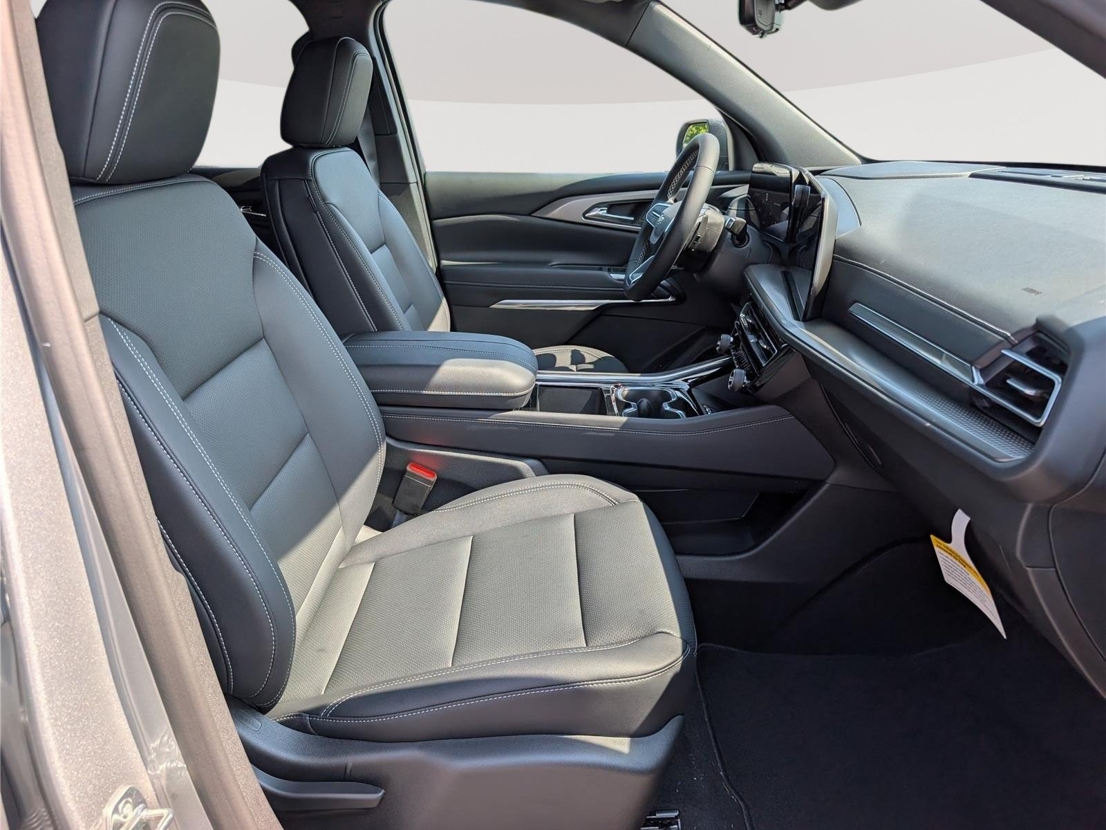 New 2027 Chevrolet Traverse LT w/ Driver Confidence Package FWD image 7