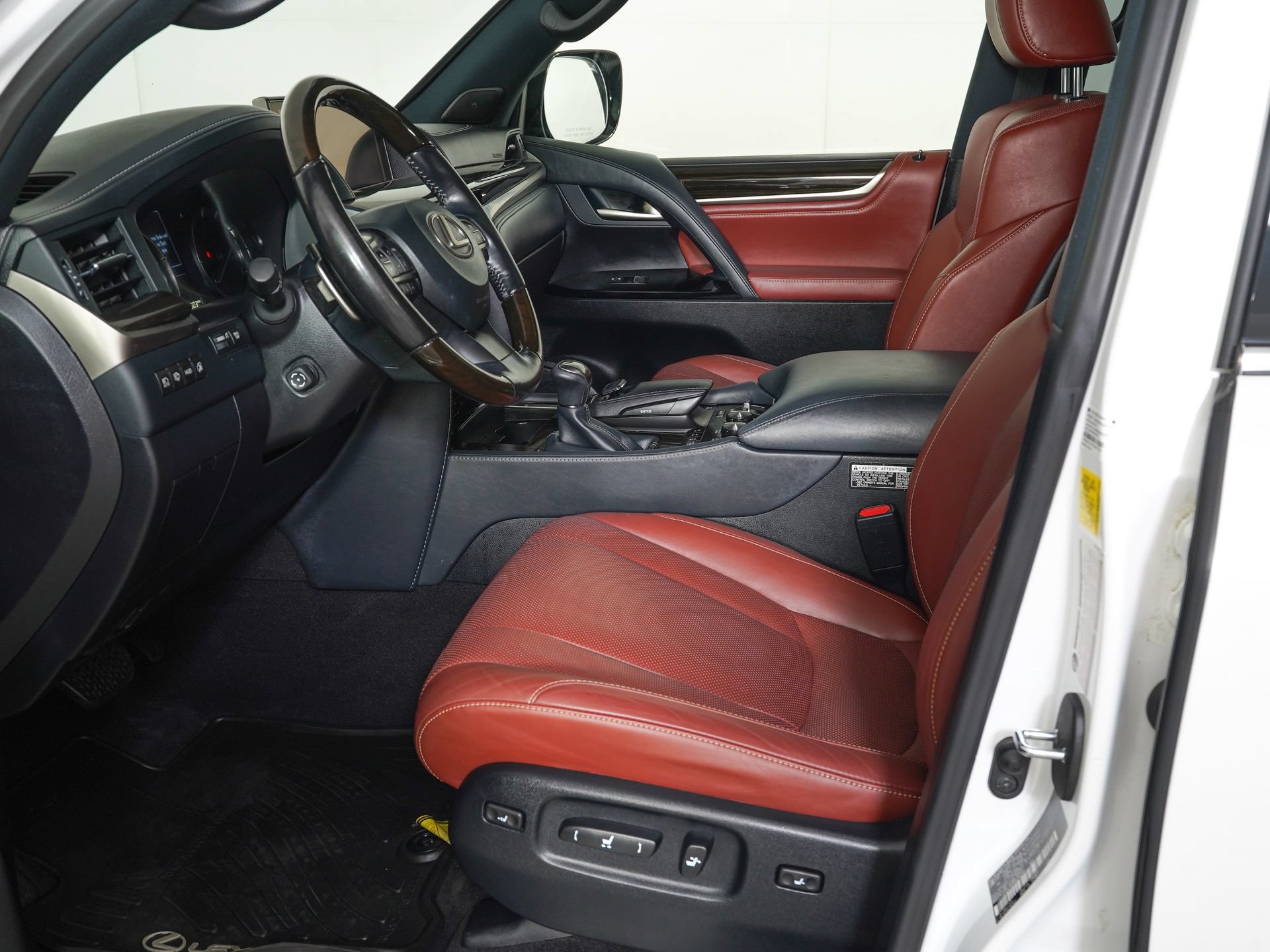 Used 2021 Lexus LX 570 4WD w/ Sport Package image 15