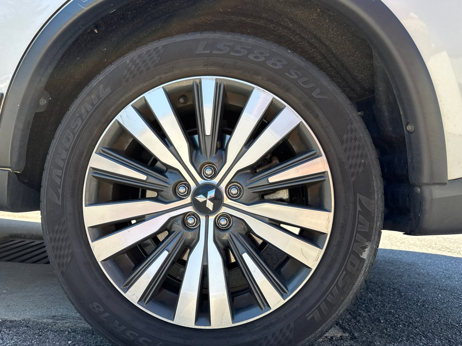 Used 2020 Mitsubishi Outlander ES image 20