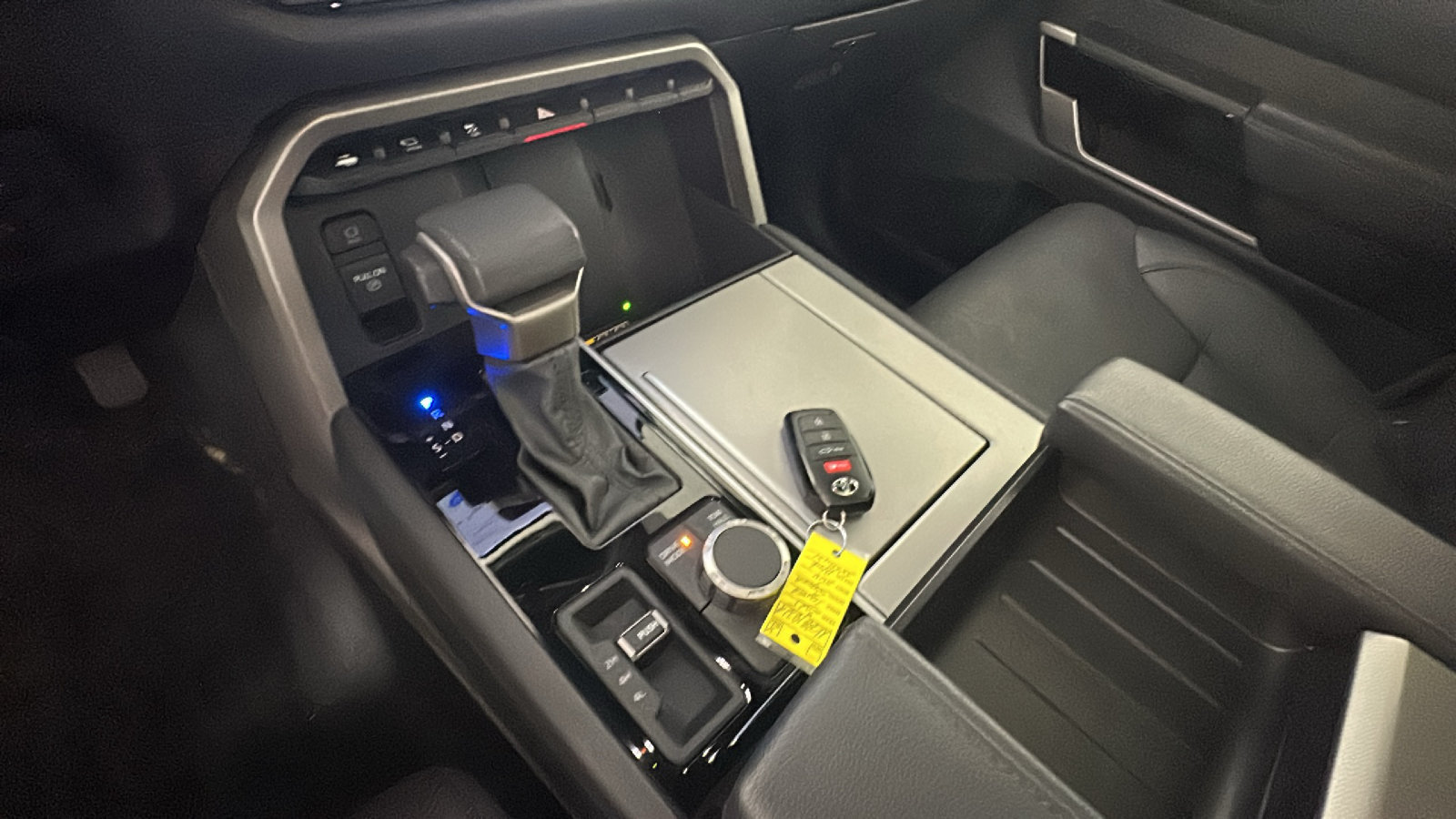 Used 2025 Toyota Sequoia Limited w/ Tow Technology Package AWD/4WD image 25