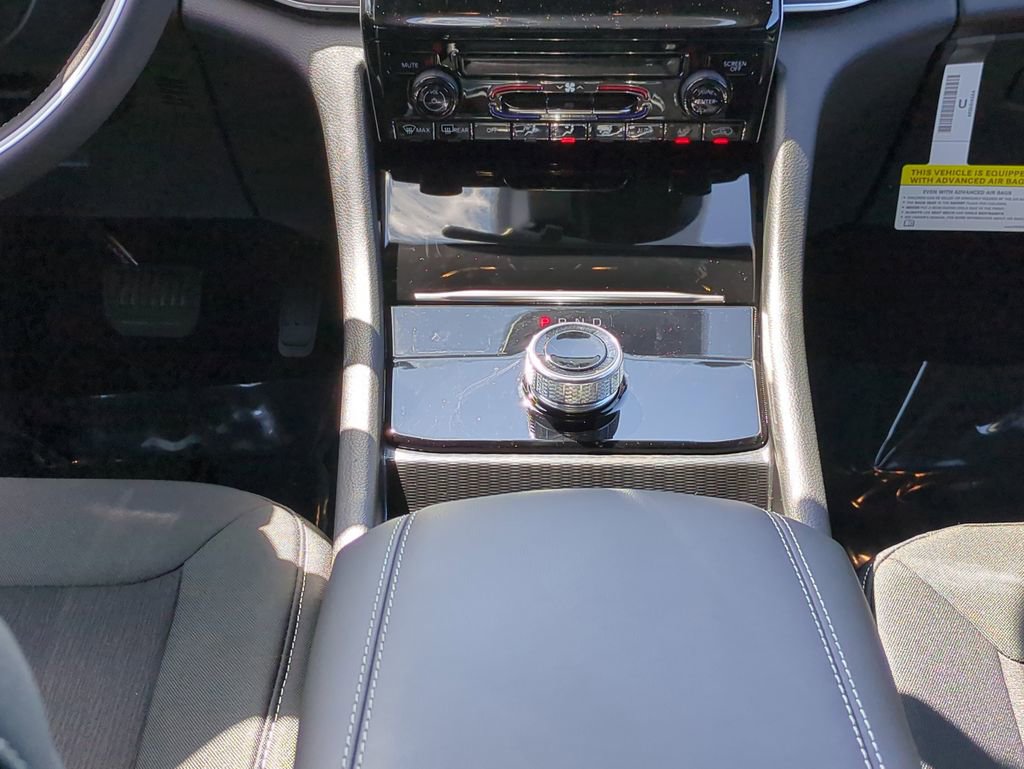 New 2025 Jeep Grand Cherokee Laredo AWD/4WD image 19