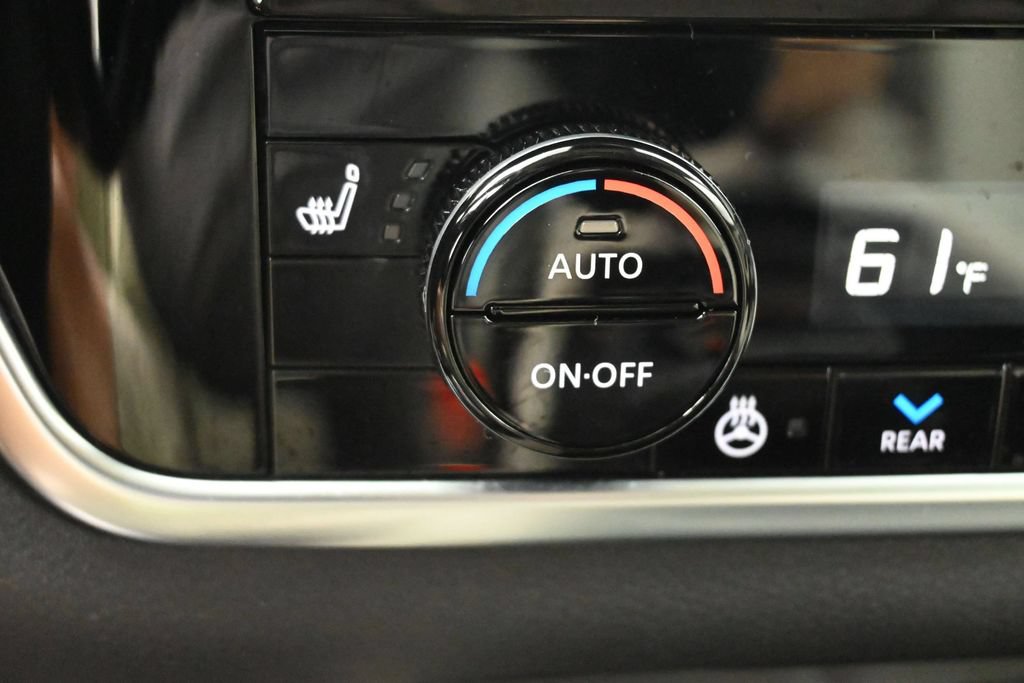 Used 2023 Nissan Rogue SL w/ SL Premium Package FWD image 14