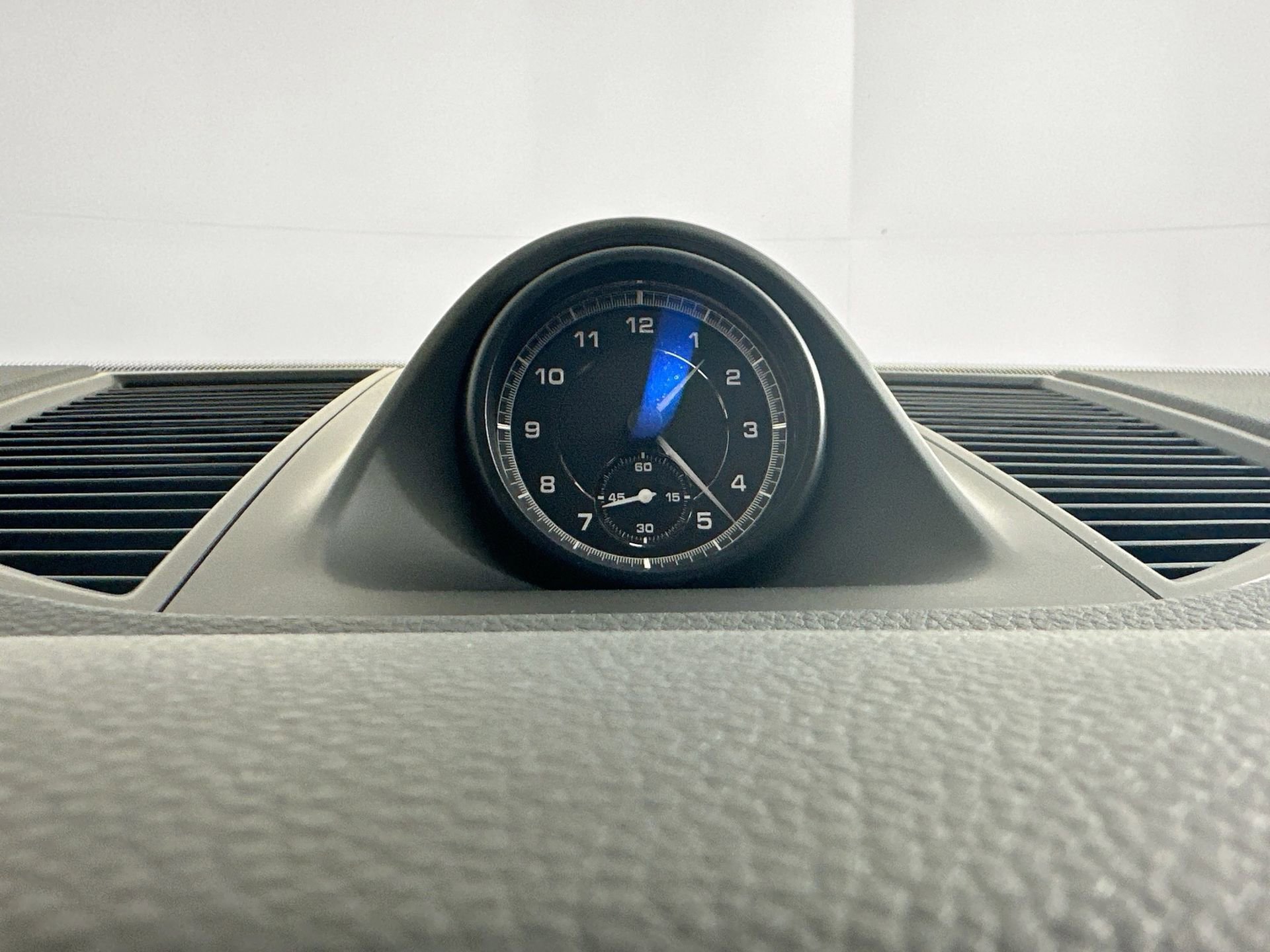 Certified 2022 Porsche Macan image 24