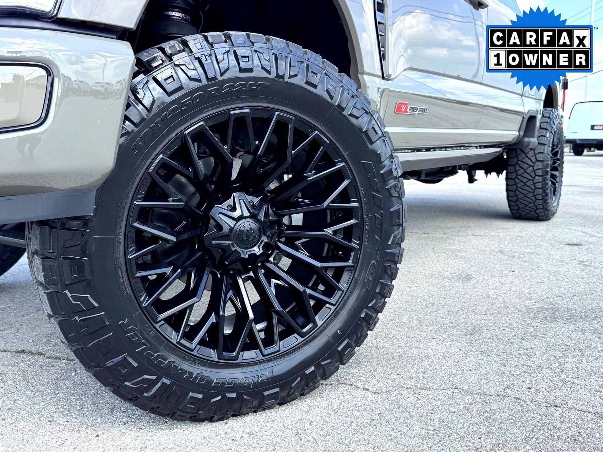 Used 2026 Ford F250 Platinum w/ Platinum Plus Package image 2